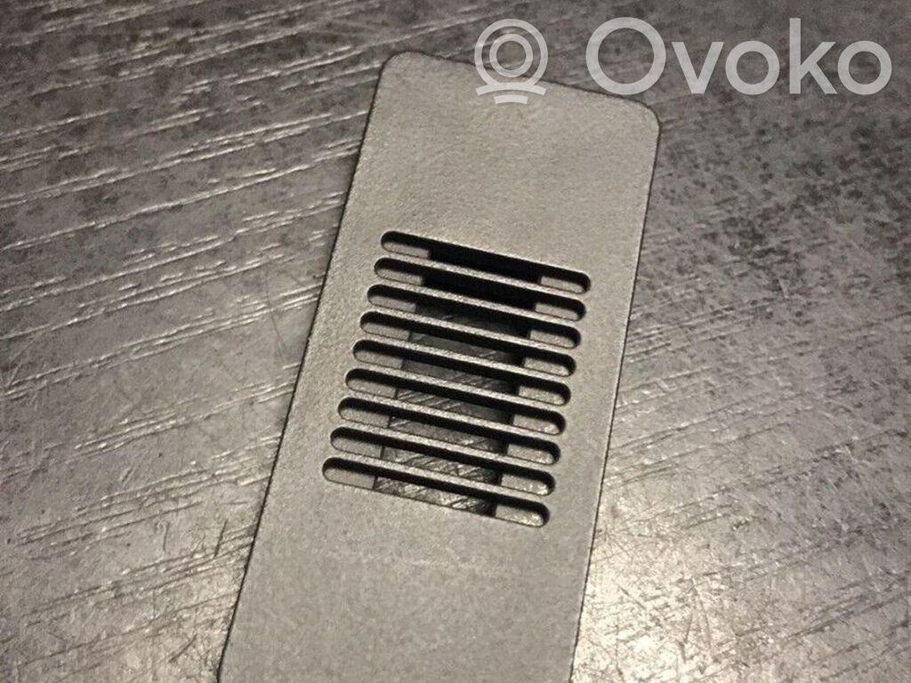 BMW 3 E46 Kita panelės detalė 