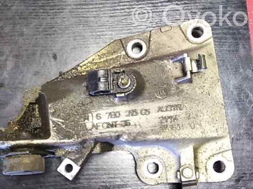 Engine mounting bracket   6760315