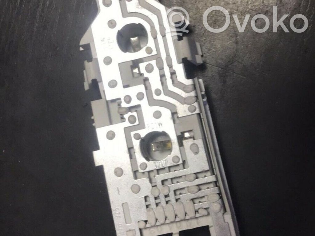 Tail light part   6918925