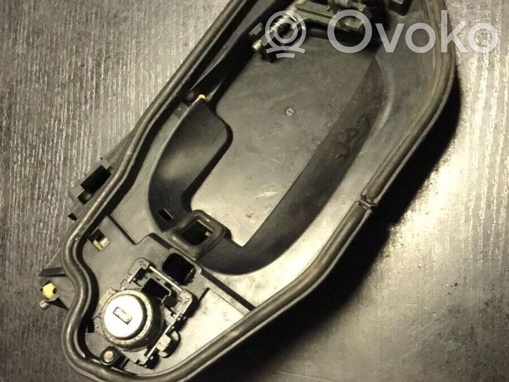 BMW X3 E83 Front door exterior handle/bracket 