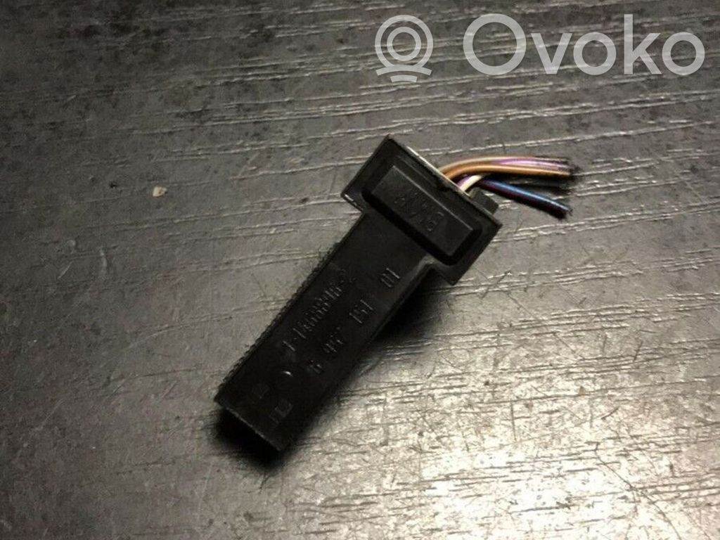 BMW 1 E81 E87 Brake pedal sensor switch 