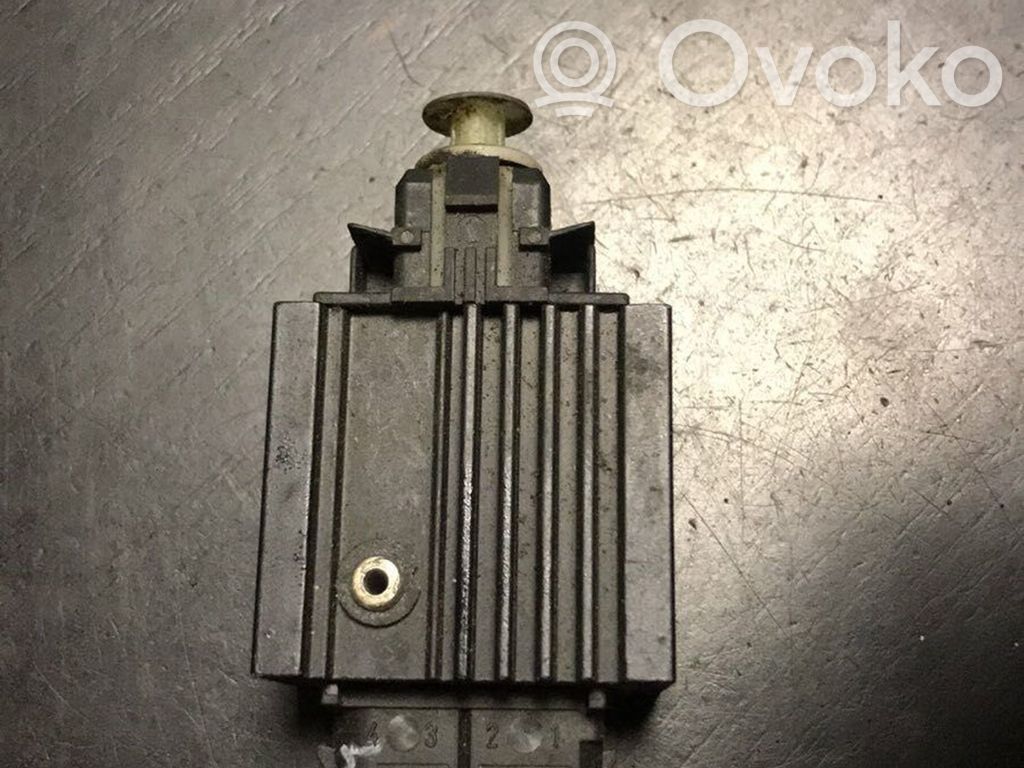 Brake pedal sensor switch   83565279