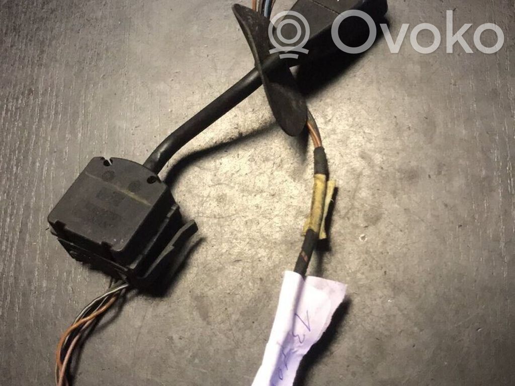 BMW 5 E34 Palanca de control del limpiaparabrisas 