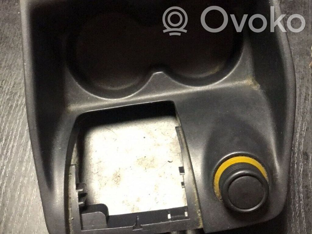 Renault Clio II Mukiteline edessä 