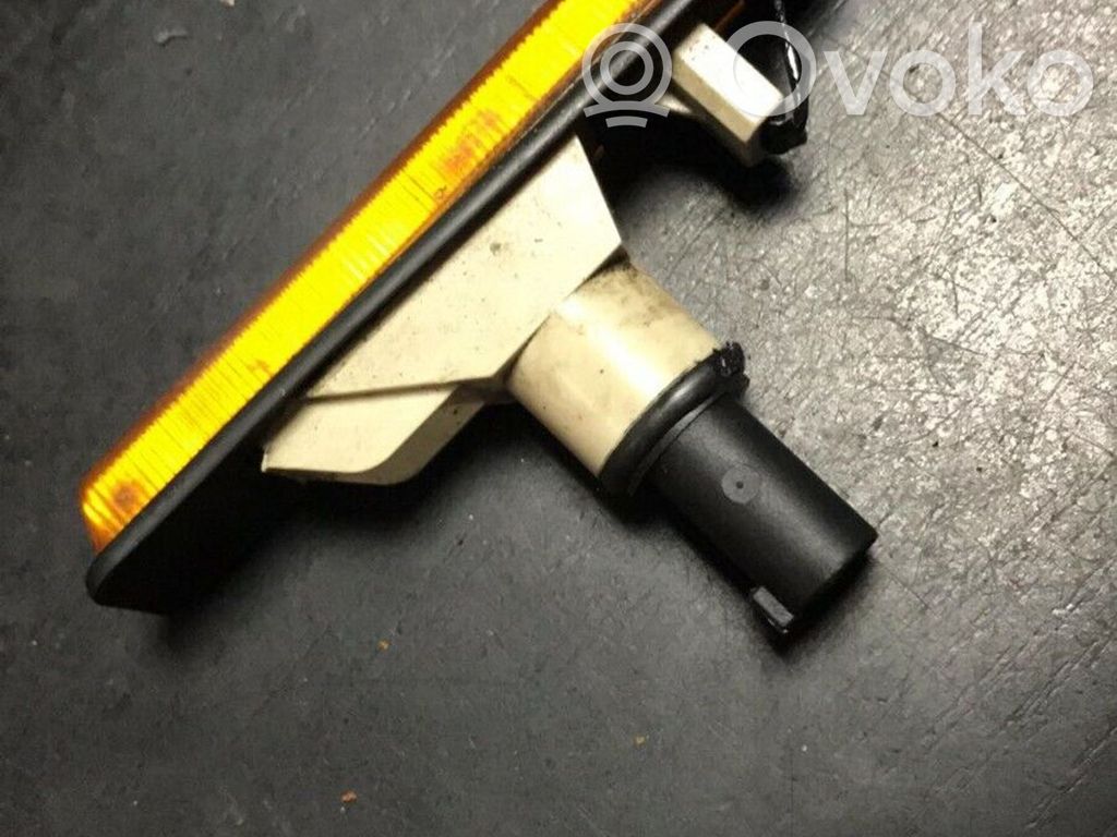 Front fender indicator light   8360205