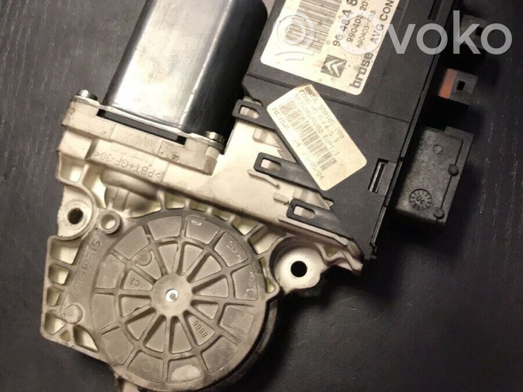 Citroen C5 Front door window regulator motor 