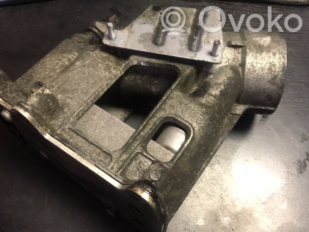 BMW 1 E81 E87 Oil filter mounting bracket 