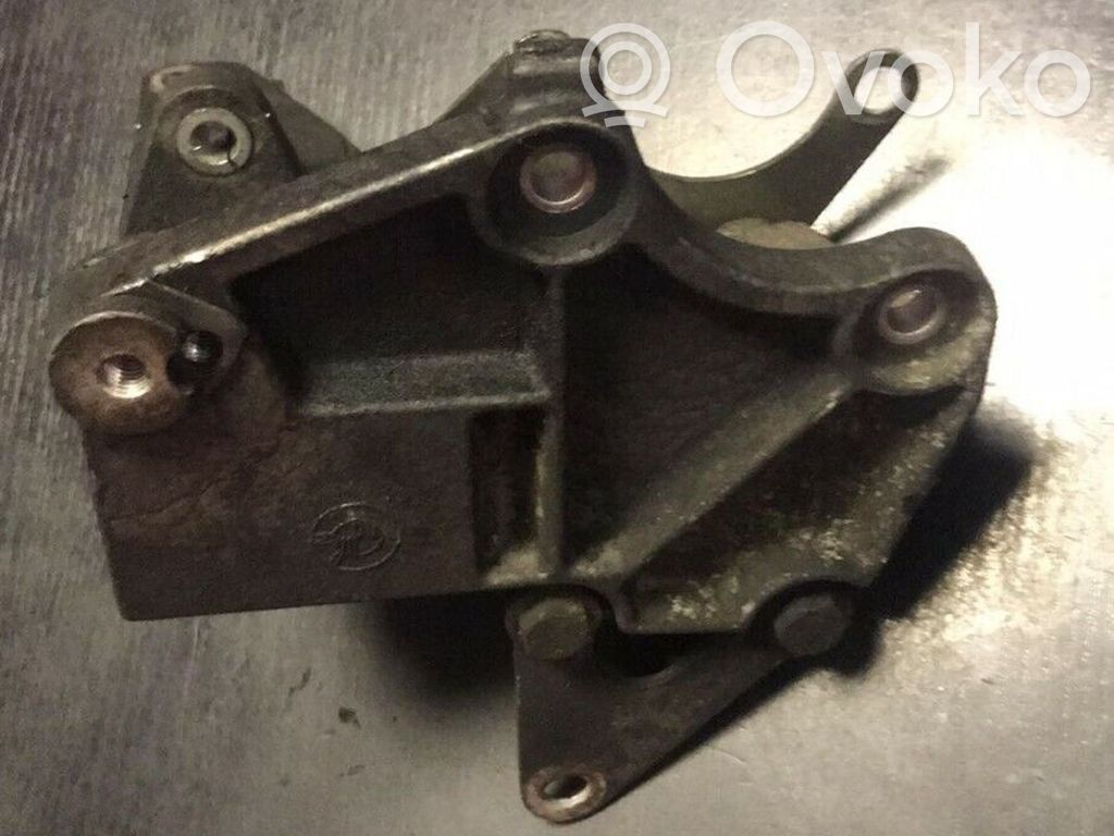 BMW 3 E36 Engine mounting bracket 