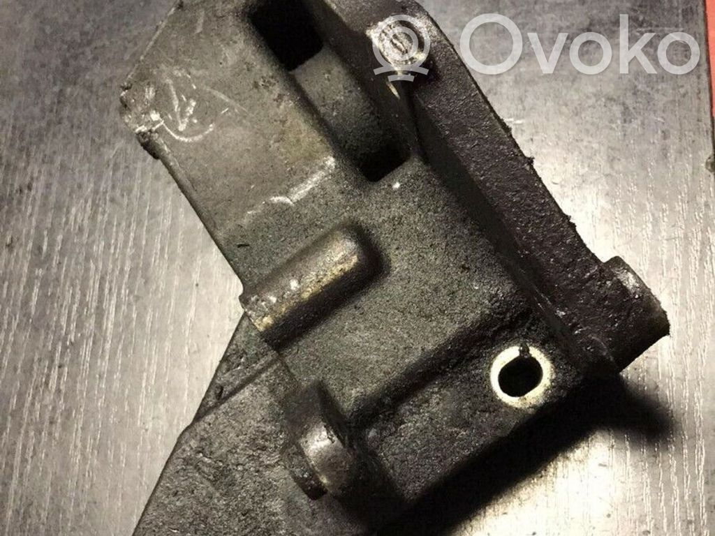 BMW 3 E36 Engine mounting bracket 