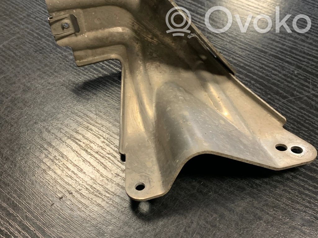 BMW 5 E60 E61 Sonstiges Einzelteil Unterboden 