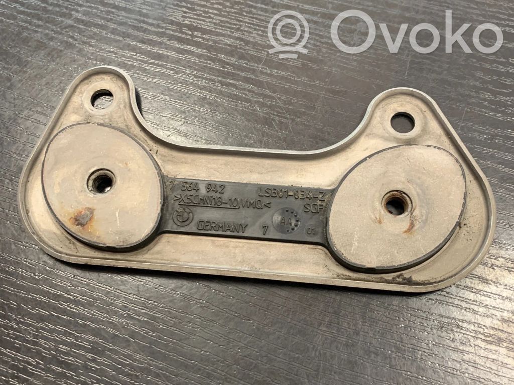 Muffler mount bracket/holder   7564942