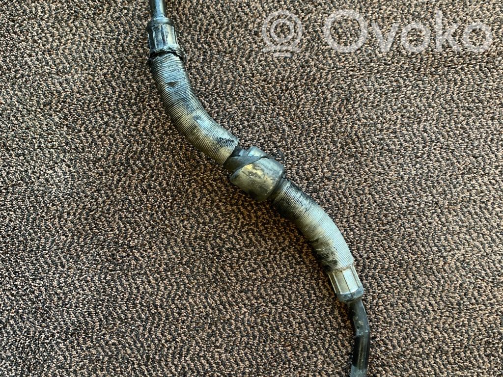 BMW 3 E46 Ilmastointilaitteen putki (A/C) 