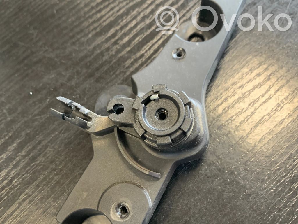 Engine bonnet (hood) release handle   9150274