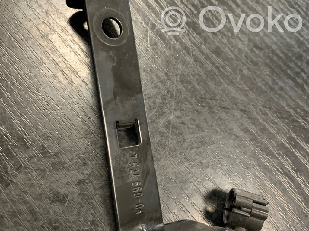 other engine part   7524669