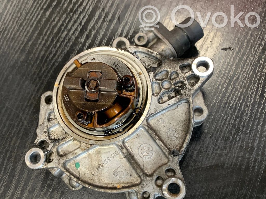 BMW 1 E81 E87 Vacuum pump 