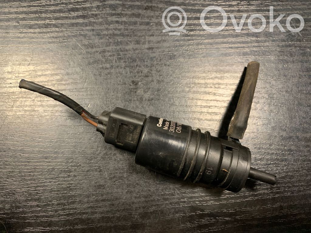 BMW 1 E82 E88 Windscreen/windshield washer pump 