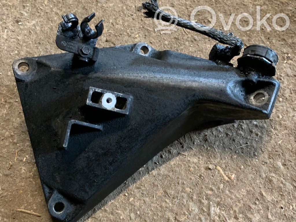 BMW 3 E90 E91 Variklio tvirtinimo kronšteinas 