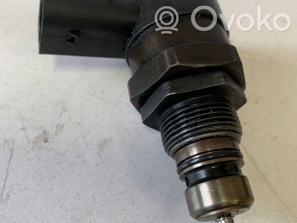 BMW 5 E60 E61 Fuel pressure sensor 