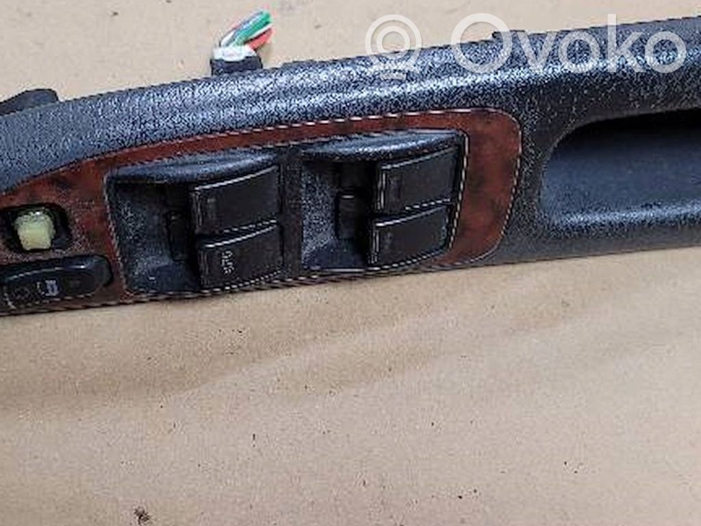 Toyota Avensis T220 Quarter vent window switch 