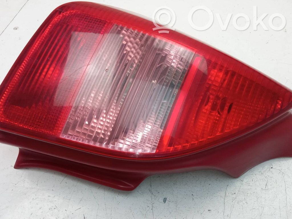 Citroen C2 Aizmugurējais lukturis virsbūvē 