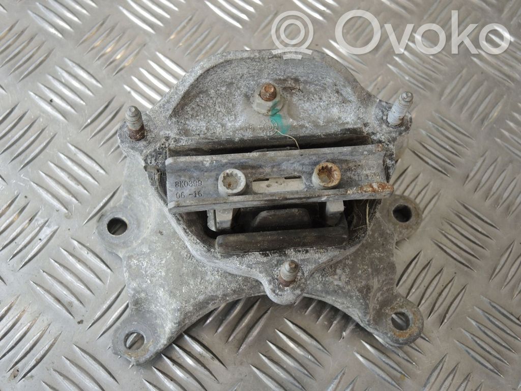 Engine mount bracket   8K039915