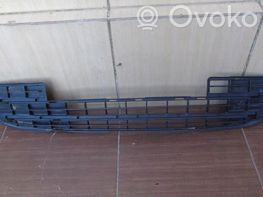 Maskownica / Grill / Atrapa górna chłodnicy   9638952880