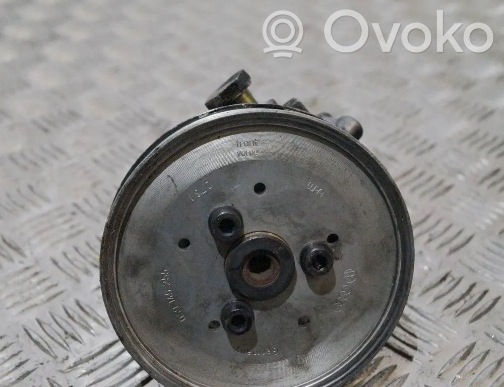 Audi A4 S4 B7 8E 8H Ohjaustehostimen pumppu 