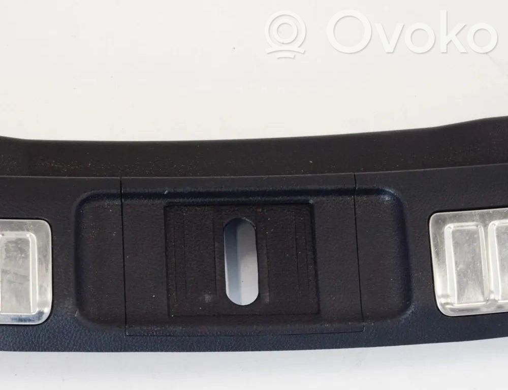 Mazda 6 Protector del borde del maletero/compartimento de carga 