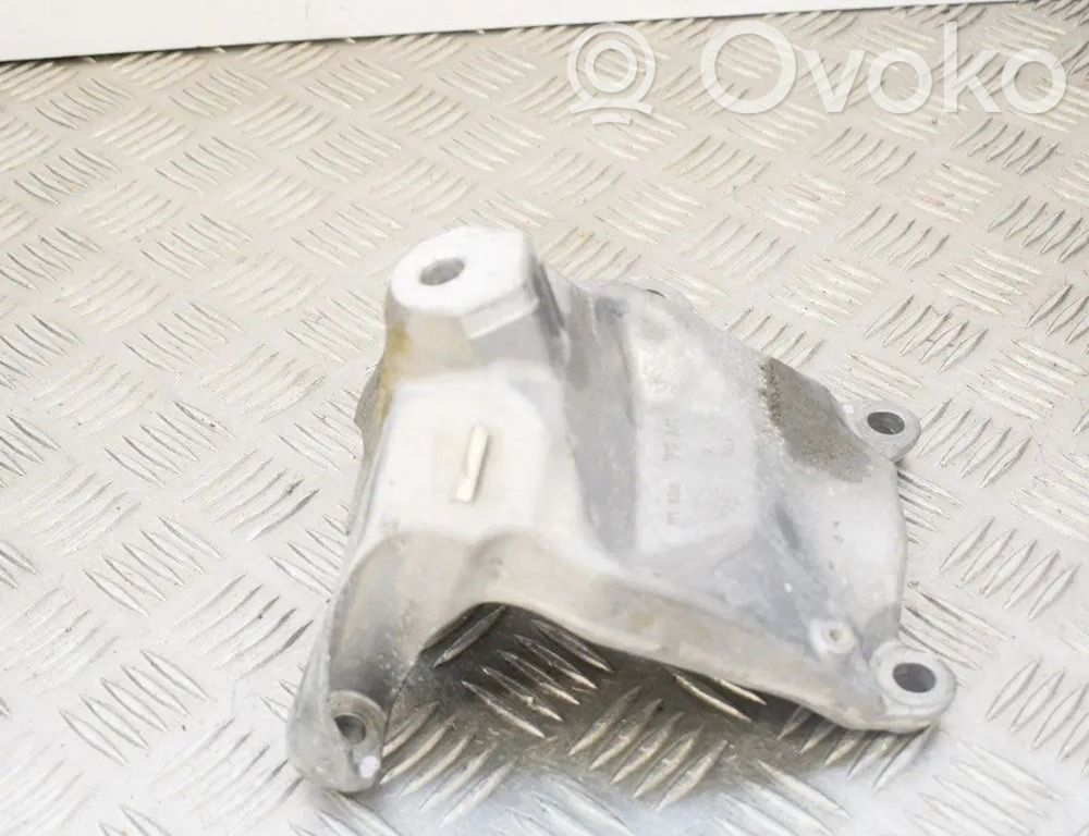 Audi Q5 SQ5 FY Engine mounting bracket 