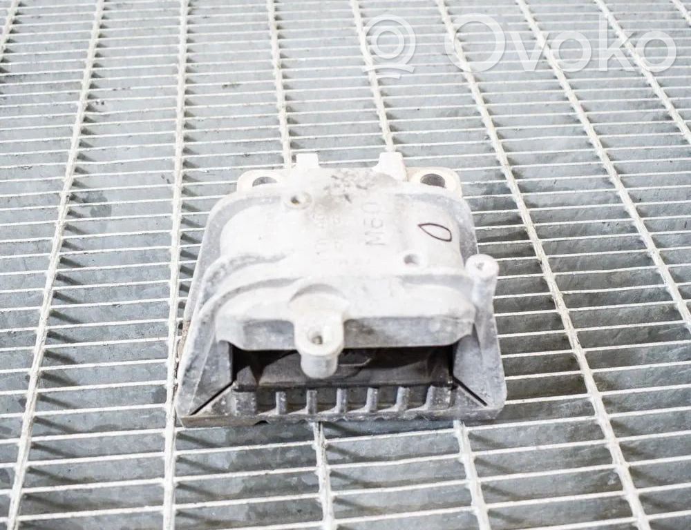 Volkswagen Golf VI Engine mount bracket 
