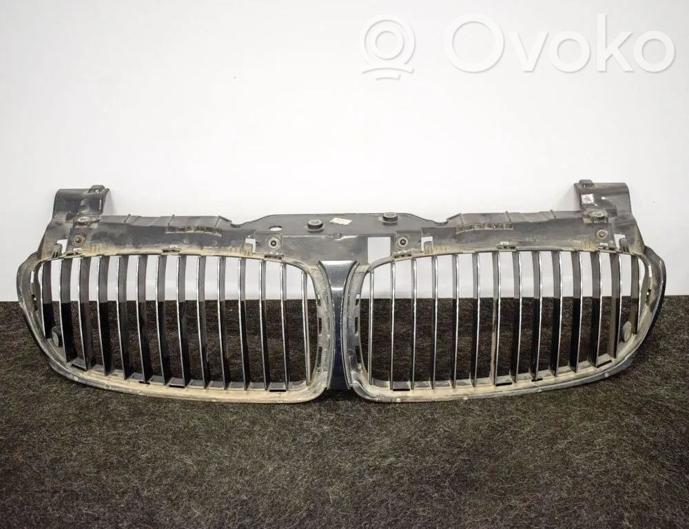 BMW 7 E65 E66 Front bumper upper radiator grill 