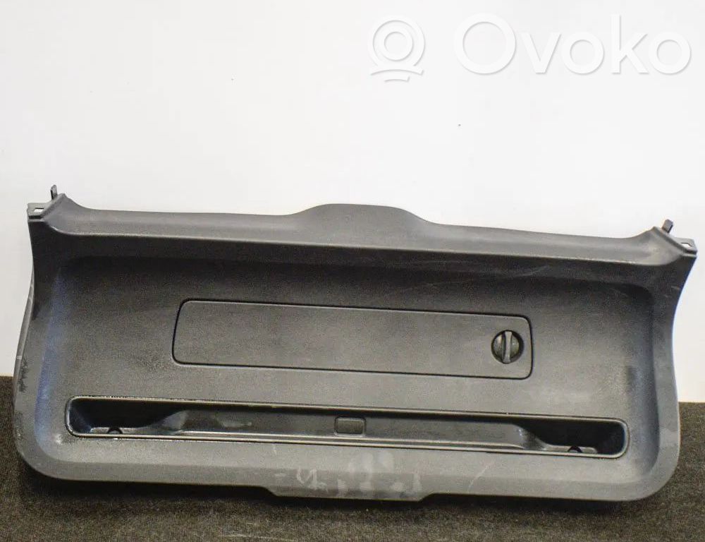 Volvo XC40 Tailgate trim 