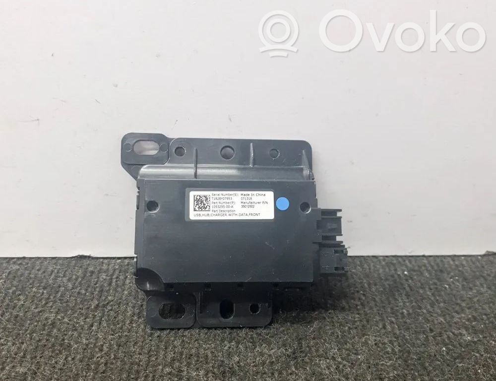 Tesla Model 3 USB control unit 