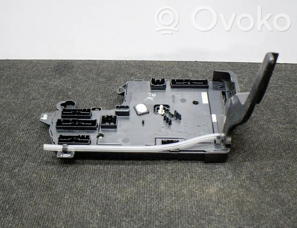 Tesla Model 3 Unidad de control/módulo de carrocería central 