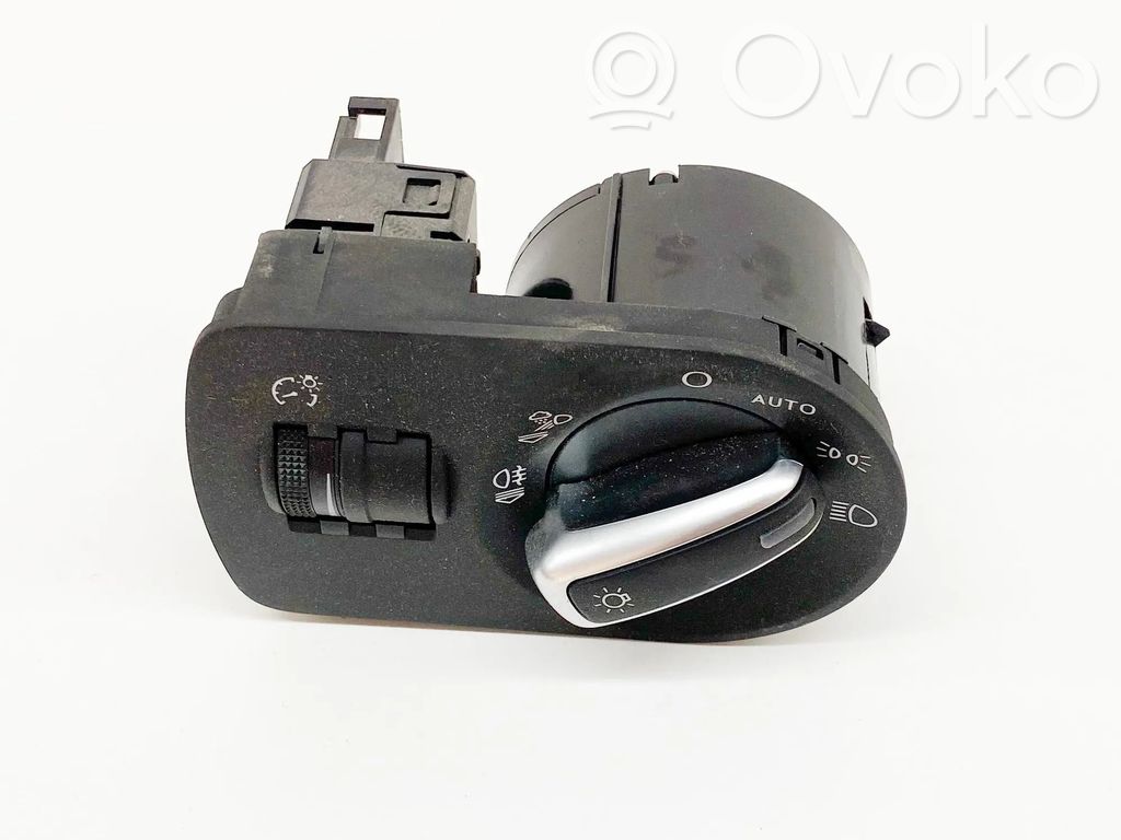 Audi Q3 8U Light switch 