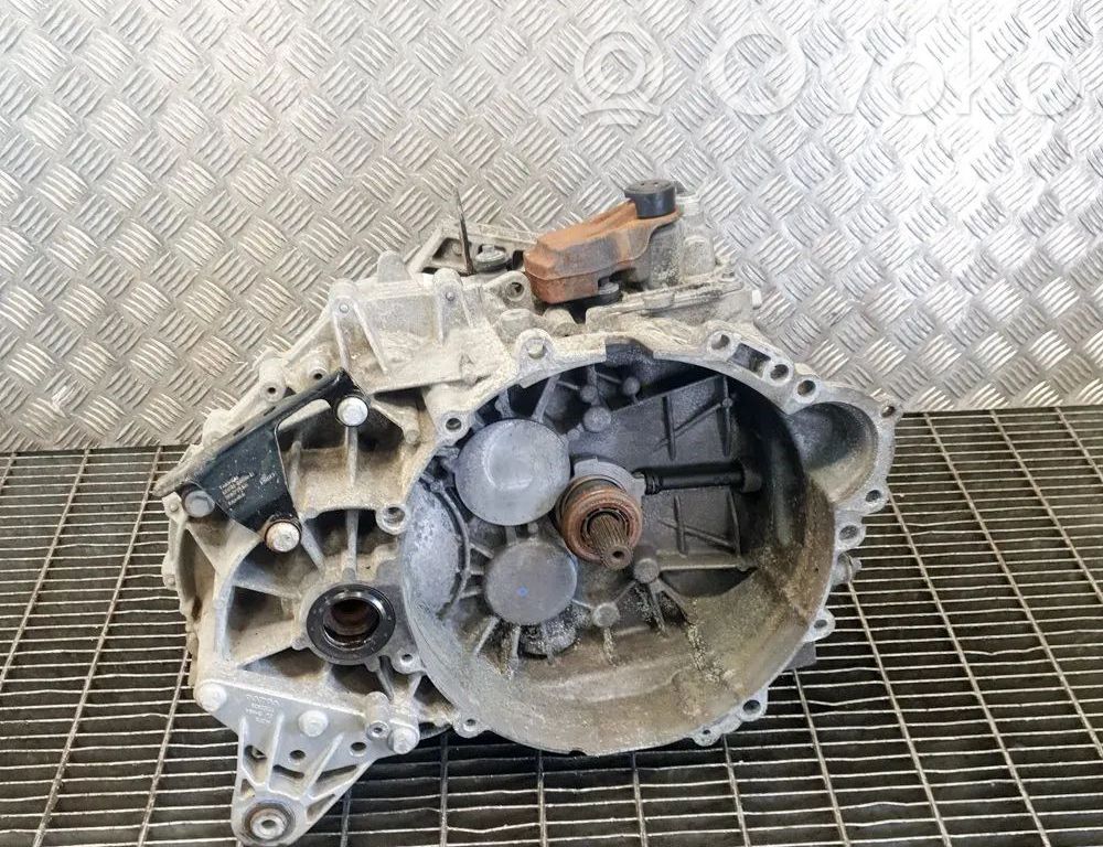 Volvo V70 Manualna 6-biegowa skrzynia biegów 
