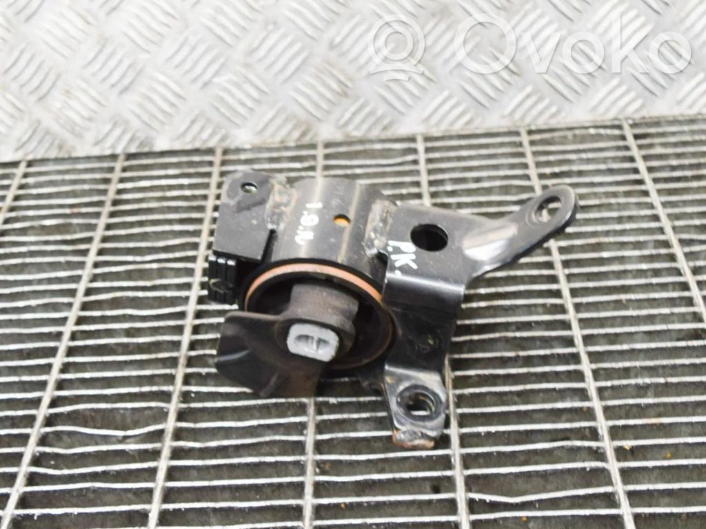 Engine mount bracket