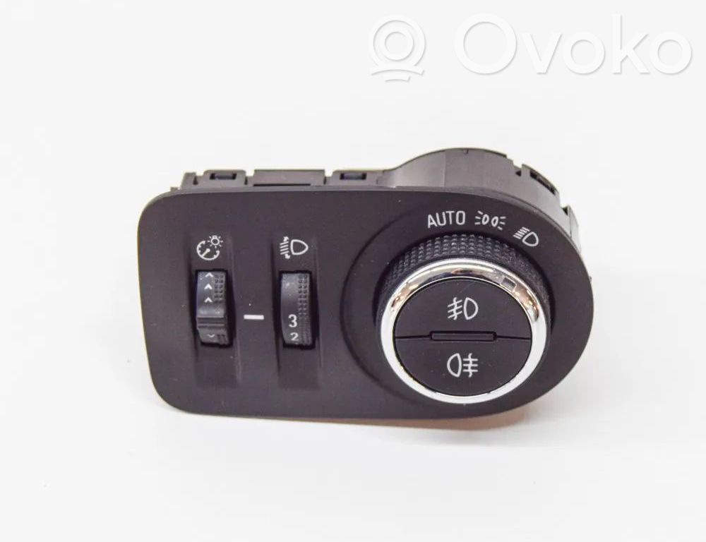 Opel Crossland X Light switch 