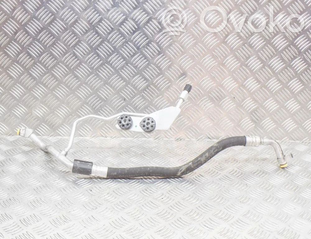 BMW 6 E63 E64 Ilmastointilaitteen putki (A/C) 