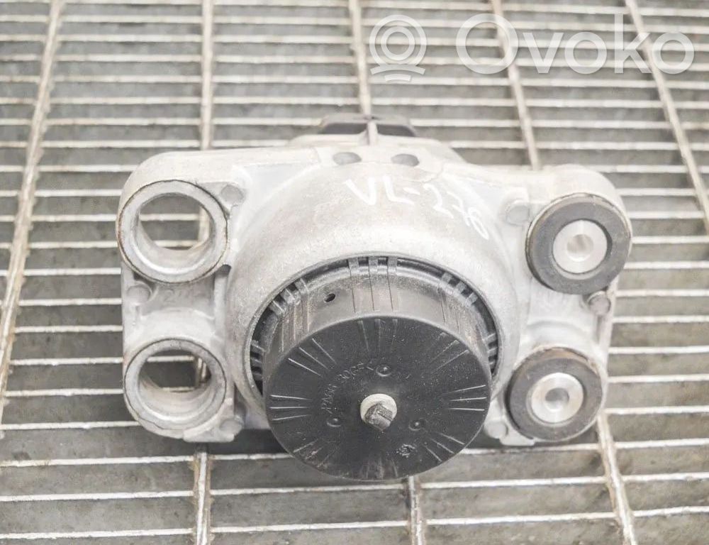 Land Rover Range Rover L405 Engine mount bracket 