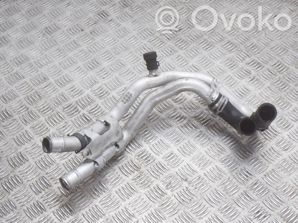 Audi A4 S4 B9 8W Engine coolant pipe/hose 