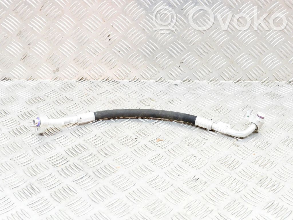BMW i3 Ilmastointilaitteen putki (A/C) 