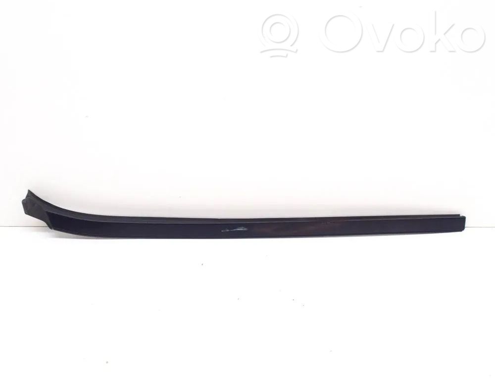 Mercedes-Benz E A207 Listwa szyby czołowej / przedniej 