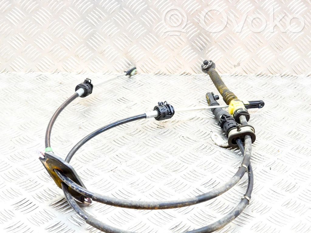 Gear shift cable linkage