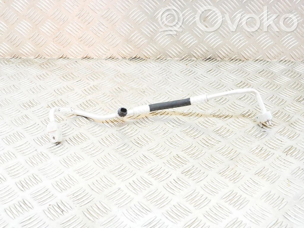 BMW i3 Ilmastointilaitteen putki (A/C) 
