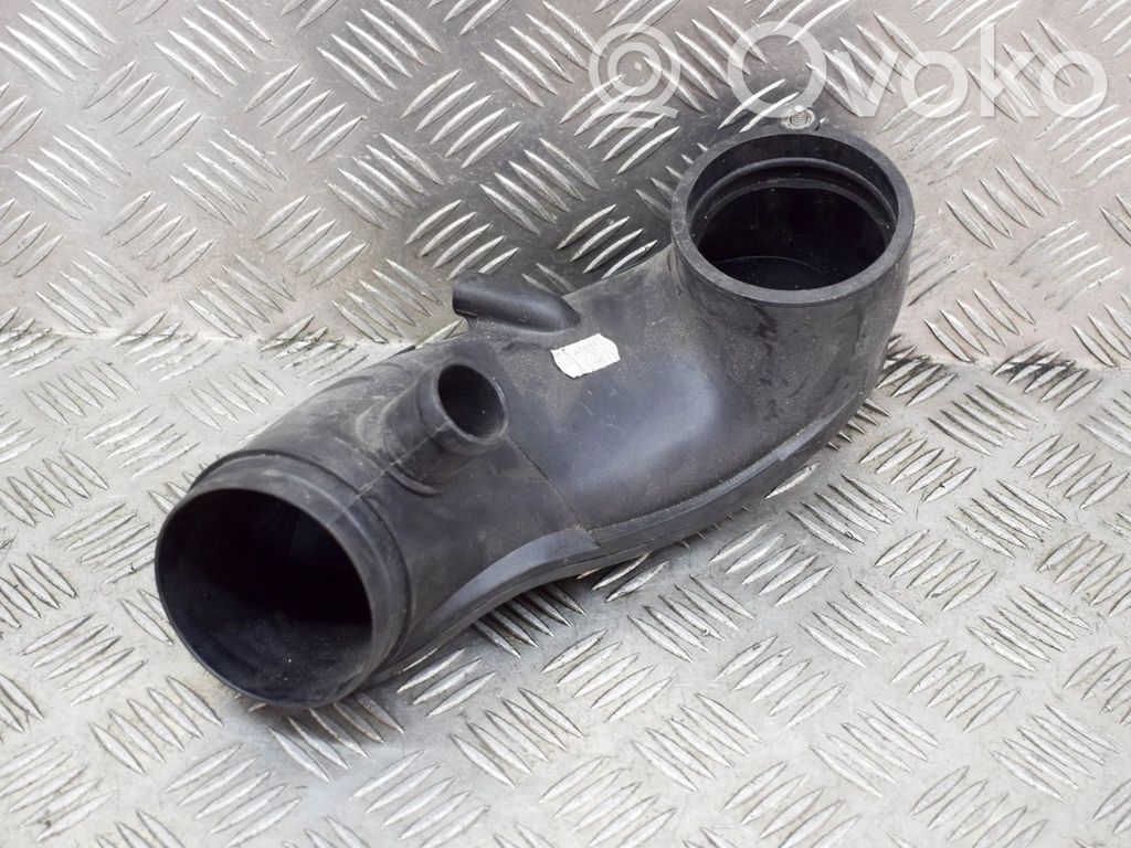 Audi A4 S4 B6 8E 8H Ilmanoton kanavan osa 