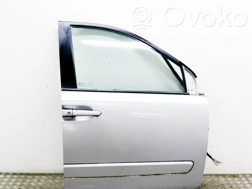 KIA Carnival Durvis 