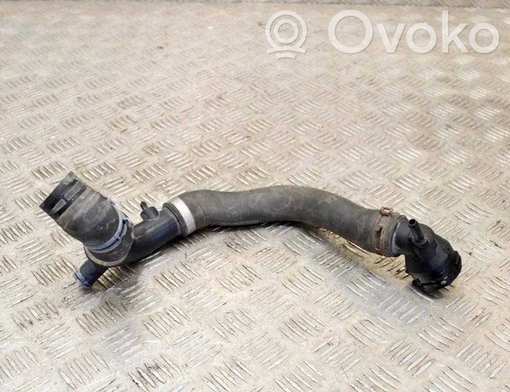 Volkswagen PASSAT B7 Przewód / Wąż chłodnicy 