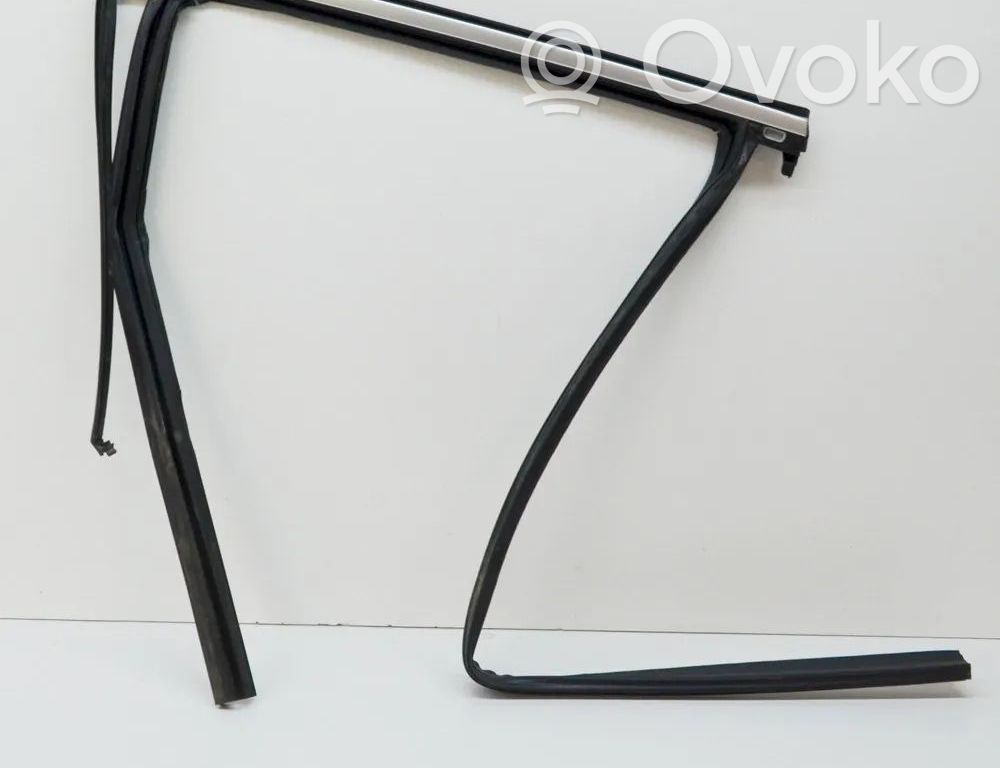 Volvo XC60 Ornament geam ușă spate 