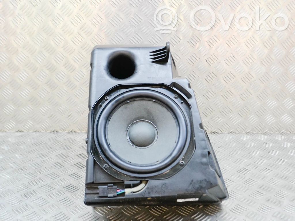 Tesla Model 3 Altavoz subwoofer 